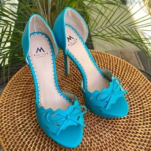 Shoe dazzle Turquoise Heels